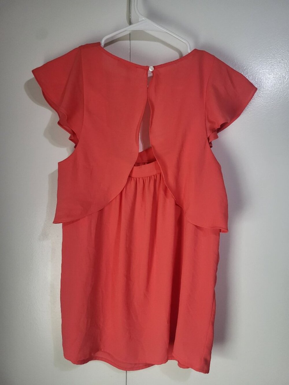 Anthropologie Meadow Rue SZ 4 Coral Flutter Sleeve Fly-Away Back Georgette Top - Picture 2 of 6